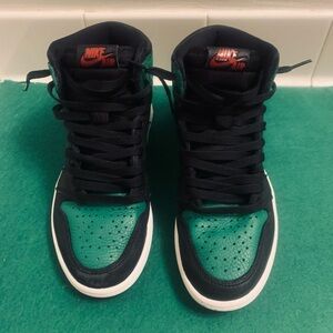Jordan 1 retro high pine green black unisex
